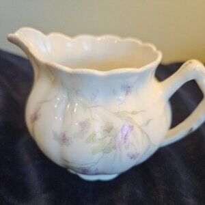 LIMOGES CREAMER/GRAVY BOAT SMALL VINTAGE PORCELAIN